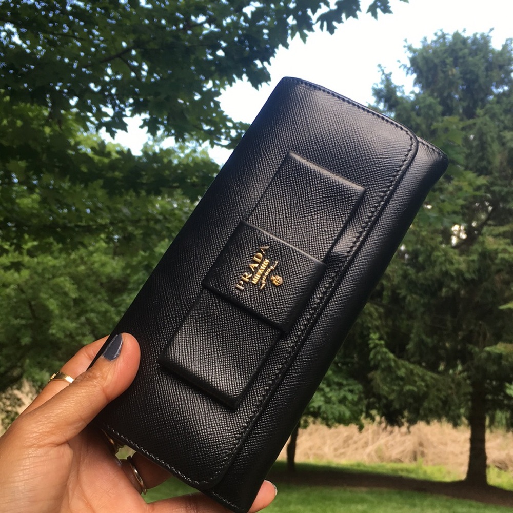 Elegant Black Prada Wallet & COA
